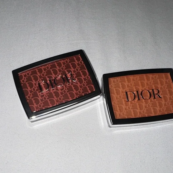 Dior Blush Compact
Coral & Rosewood - Picture 3 of 3